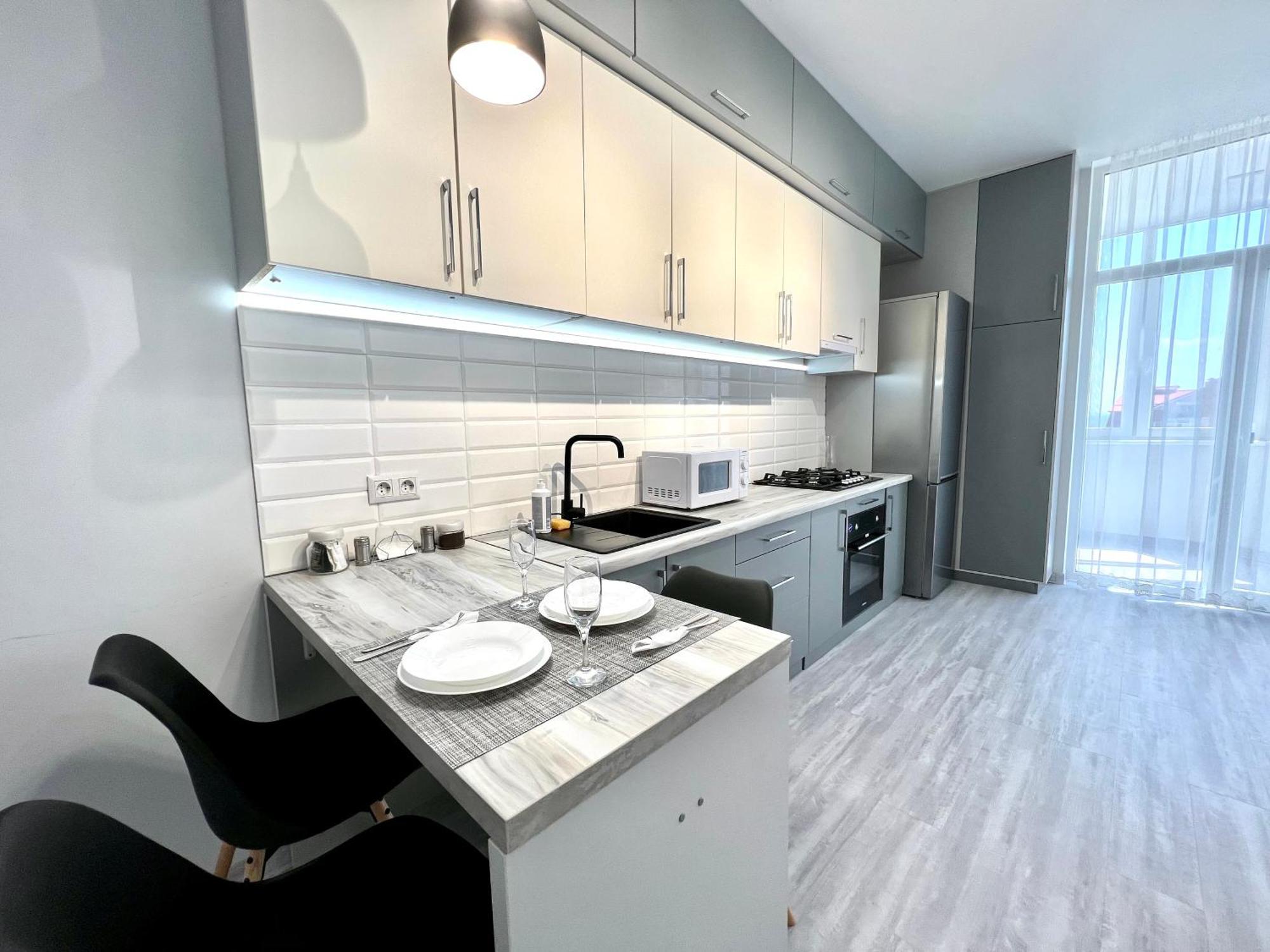 Apartpoltava Жк "Пилипа Орлика,26" Business Апартаменти З Неймовірною Панорамою - Led Дзеркало -Тропічний Душ المظهر الخارجي الصورة